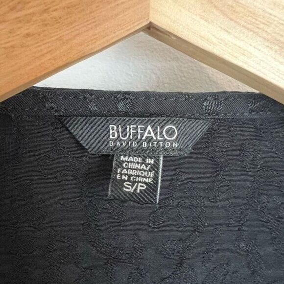 Buffalo David Bitton Womens S Black Animal V Neck Long Sleeve Blouse Top Blouse - Picture 11 of 15